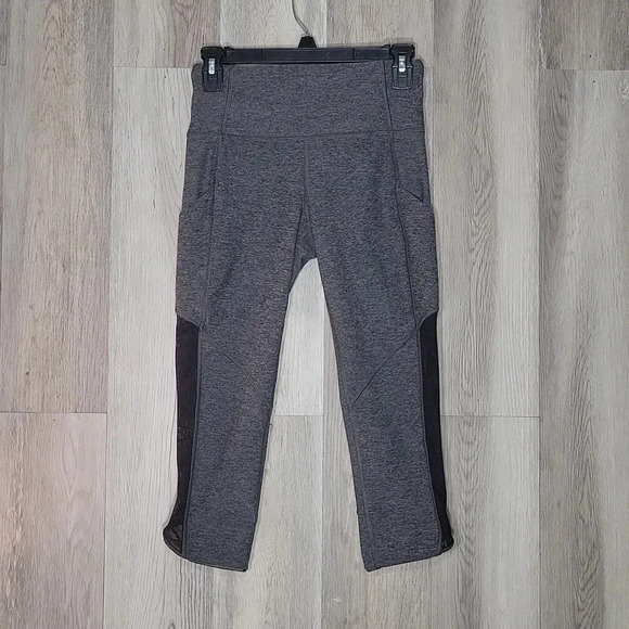 🛍Lululemon‎ Grey Black Stretch Leggings Capris Mesh Womens Size 6 - Picture 1 of 8